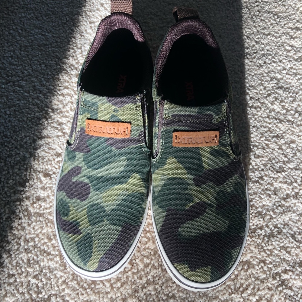 NWT Xtratuf | Brand New In Box 7.5 Womens Sharkbyte Camo Sneakers